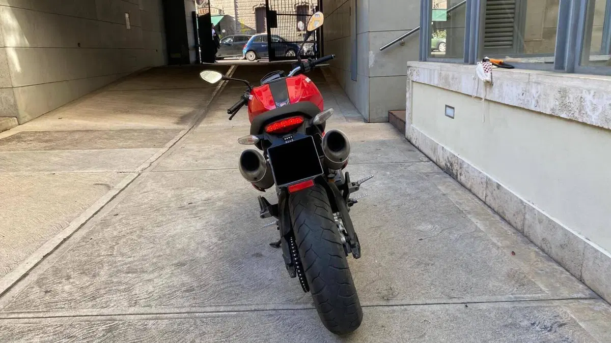 Ducati Monster 696 (2008 - 13)  (10)