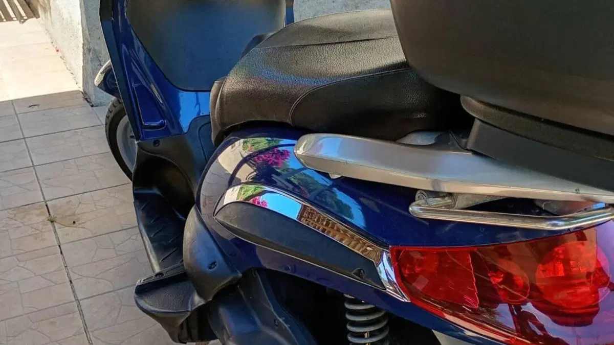 Piaggio Beverly 250 (2004 - 05)  (2)