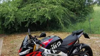 Aprilia Tuono V4 Factory (2021 - 24) usata
