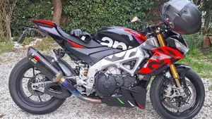 Aprilia Tuono V4 Factory (2021 - 24)  (4)