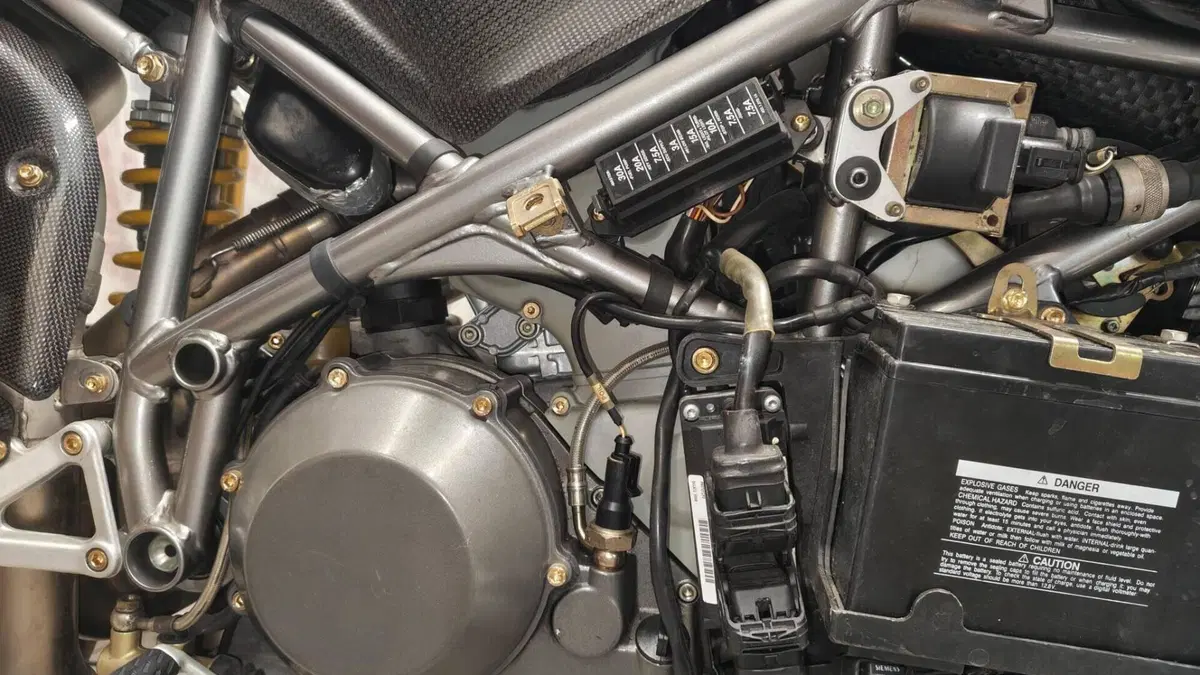 Ducati 996 R (2001)  (11)