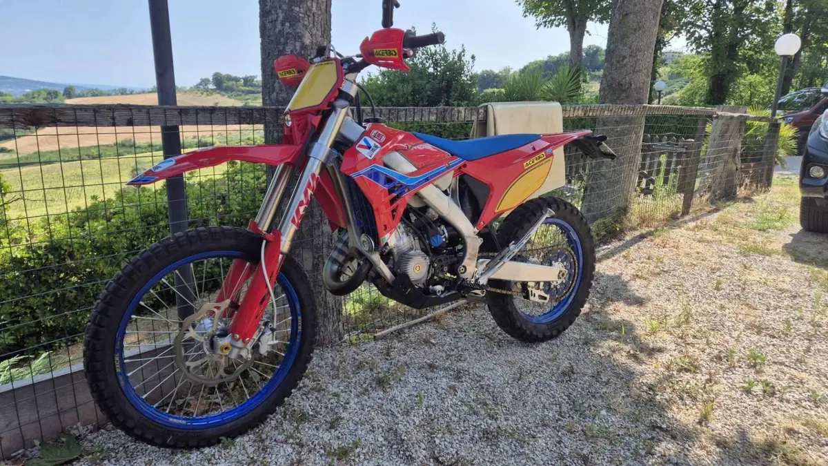 Tm Moto EN 125 ES Fi 2T (2025)  (2)