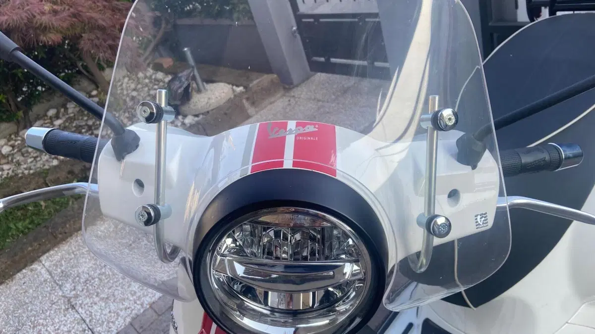 Vespa GTS 300 Super Racing Sixties Hpe (2021 - 22)  (6)