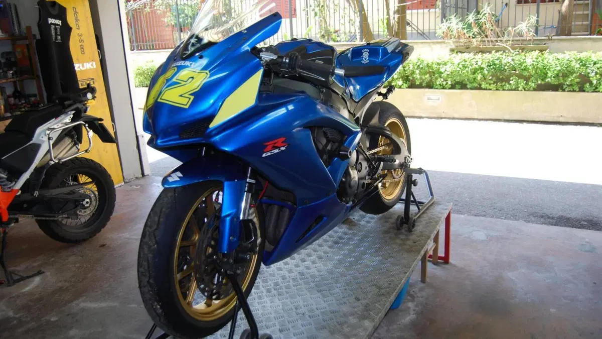 Suzuki GSX R 750 (2008 - 10)  (3)