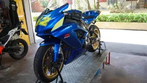 Suzuki GSX R 750 (2008 - 10)  (3)