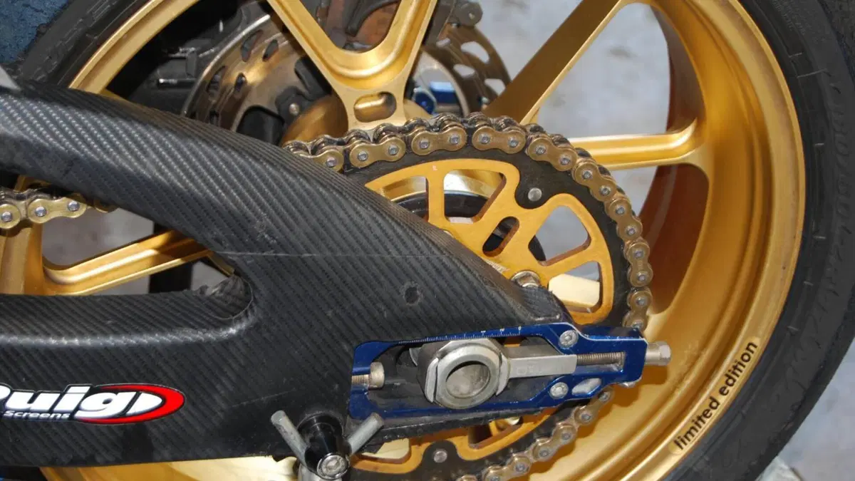 Suzuki GSX R 750 (2008 - 10)  (8)