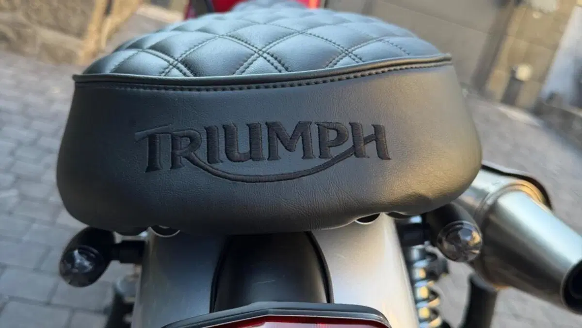 Triumph Scrambler (2006 - 17)  (3)
