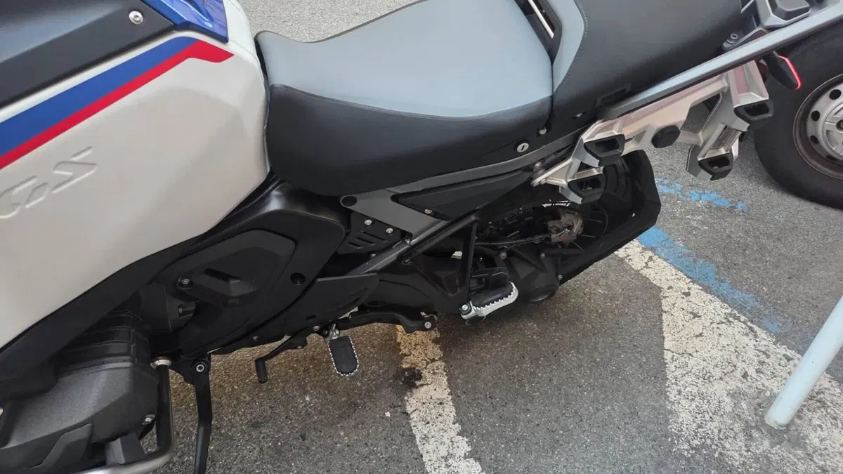 Bmw R 1300 GS Adventure Trophy (2025 - 26)  (4)