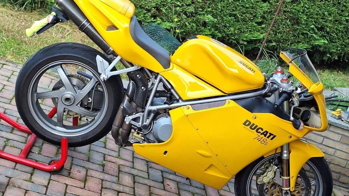 Ducati 748 S (2002 - 03) 