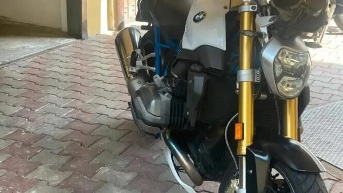 Bmw R 1200 R (2017 - 18)  (5)