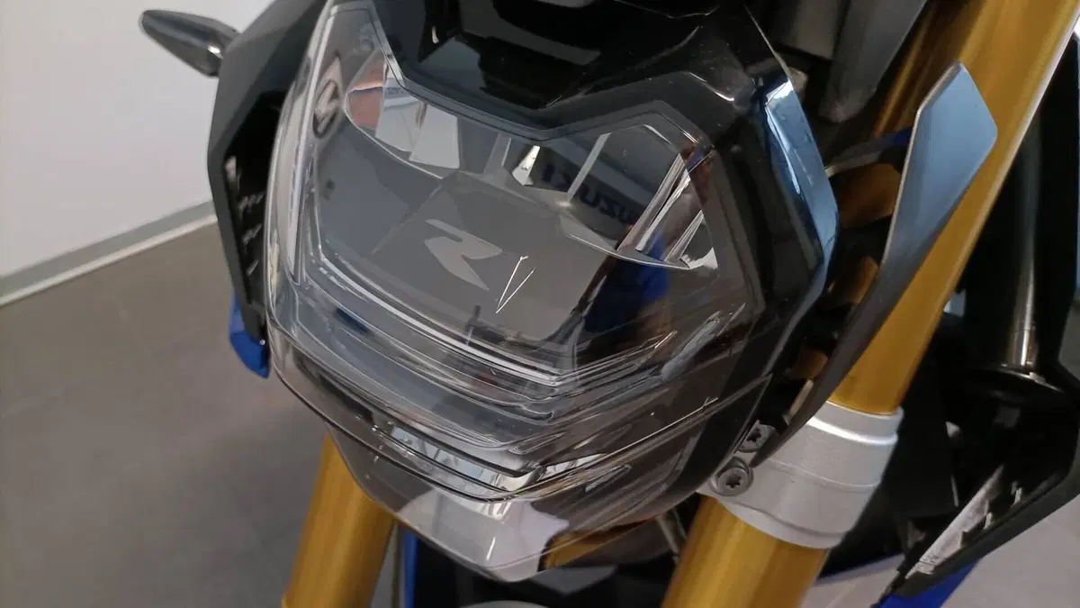 Bmw F 900 R (2021 - 24)  (10)
