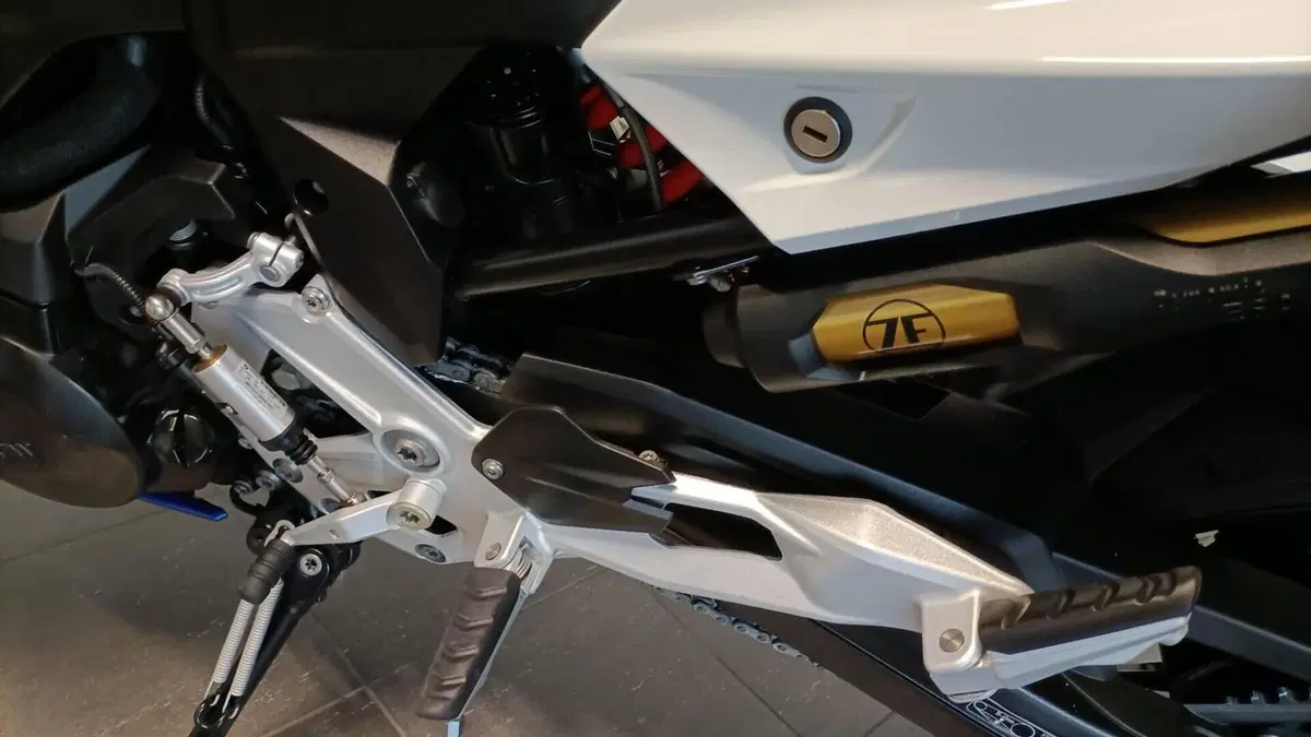 Bmw F 900 R (2021 - 24)  (14)
