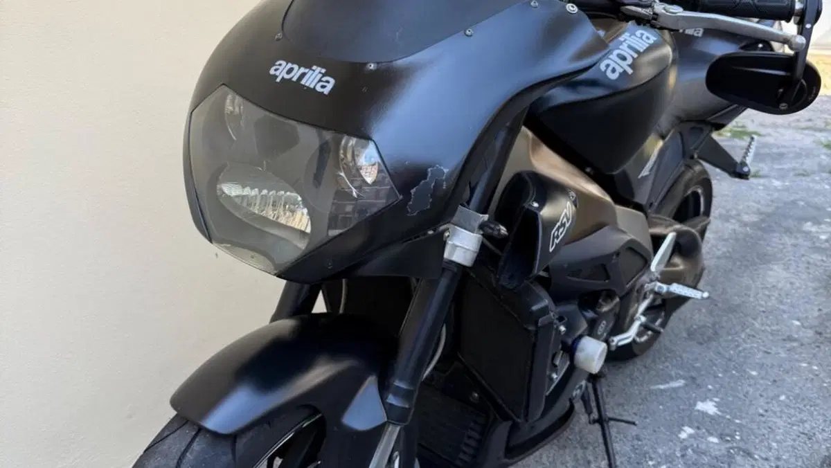 Aprilia Tuono 1000 R (2004 - 05)  (10)