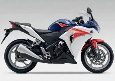 Ricambi Usati Originali Honda CBR 250 R Semimanubr - Annuncio 10079877