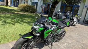 Kawasaki Z 900 (2021 - 24)  (2)