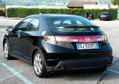 Honda Civic 2.2 i-CTDi 5p.Exclusive LH i-P DPF (3)