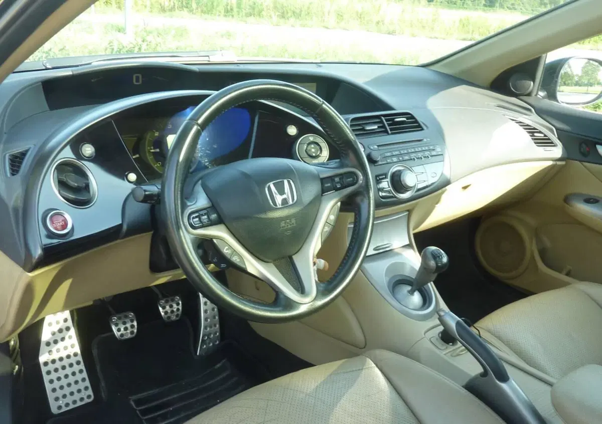 Honda Civic 2.2 i-CTDi 5p.Exclusive LH i-P DPF (6)