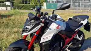 Honda CB 750 Hornet (2023 - 24)  (4)