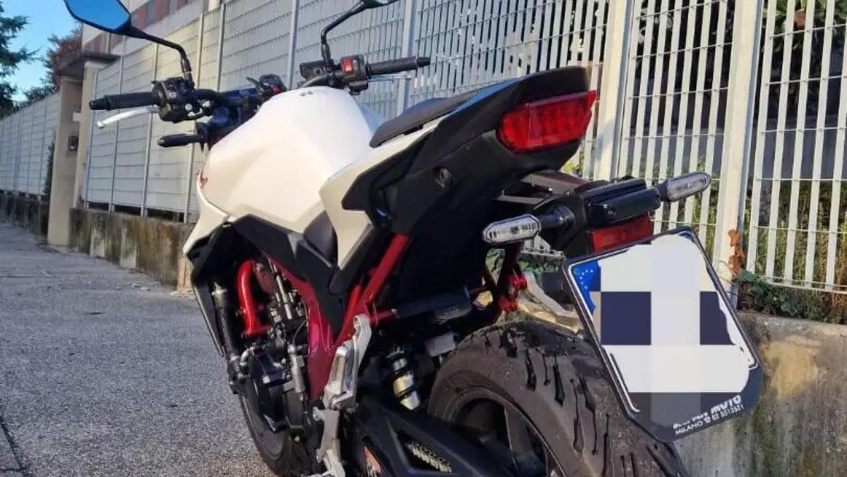 Honda CB 750 Hornet (2023 - 24)  (5)