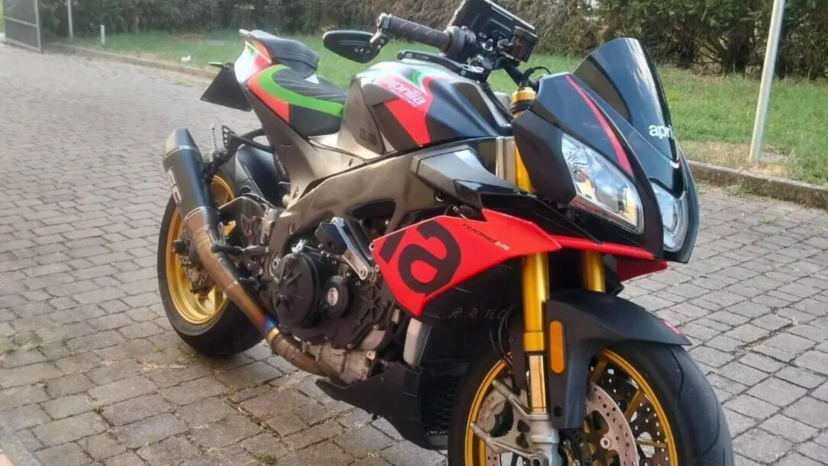 Aprilia Tuono V4 Factory (2019 - 20)  (3)