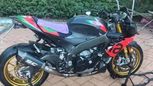 Aprilia Tuono V4 Factory (2019 - 20)  (4)