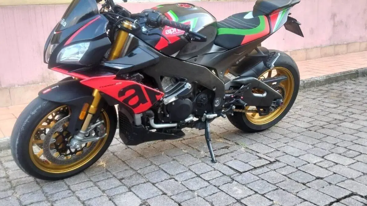 Aprilia Tuono V4 Factory (2019 - 20)  (5)