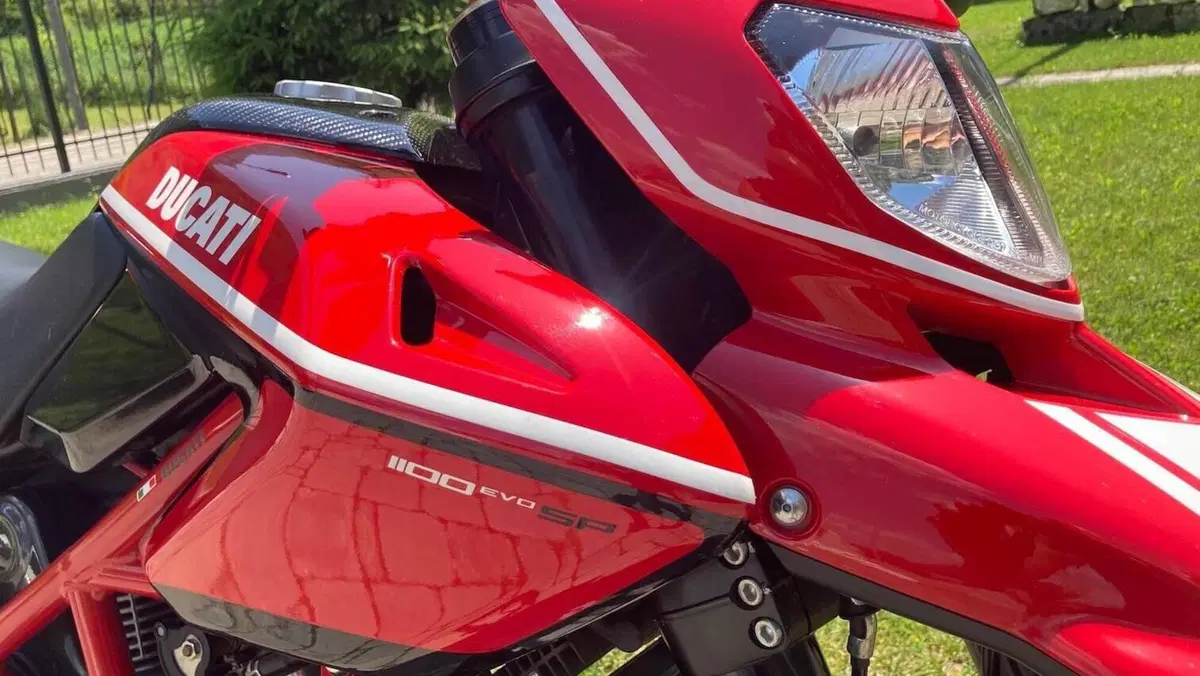 Ducati Hypermotard 1100 EVO SP (2010 - 12)  (6)