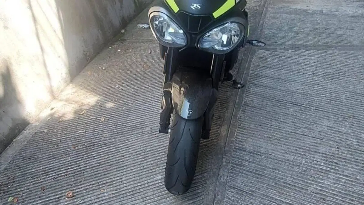Triumph Speed Triple 1050 RS (2018 - 20)  (2)