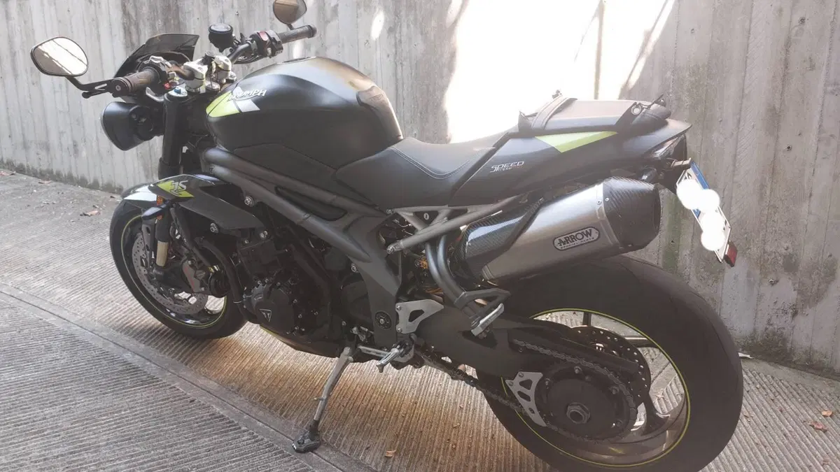 Triumph Speed Triple 1050 RS (2018 - 20)  (4)