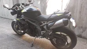 Triumph Speed Triple 1050 RS (2018 - 20)  (4)