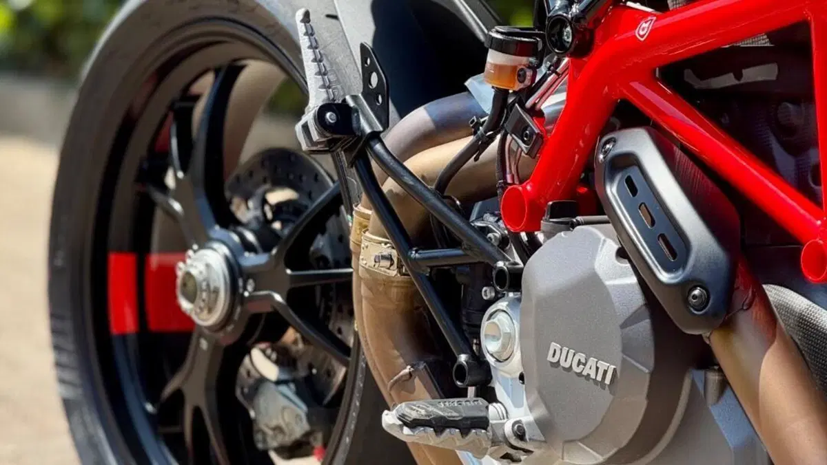 Ducati Hypermotard 950 SP (2022 - 25)  (2)
