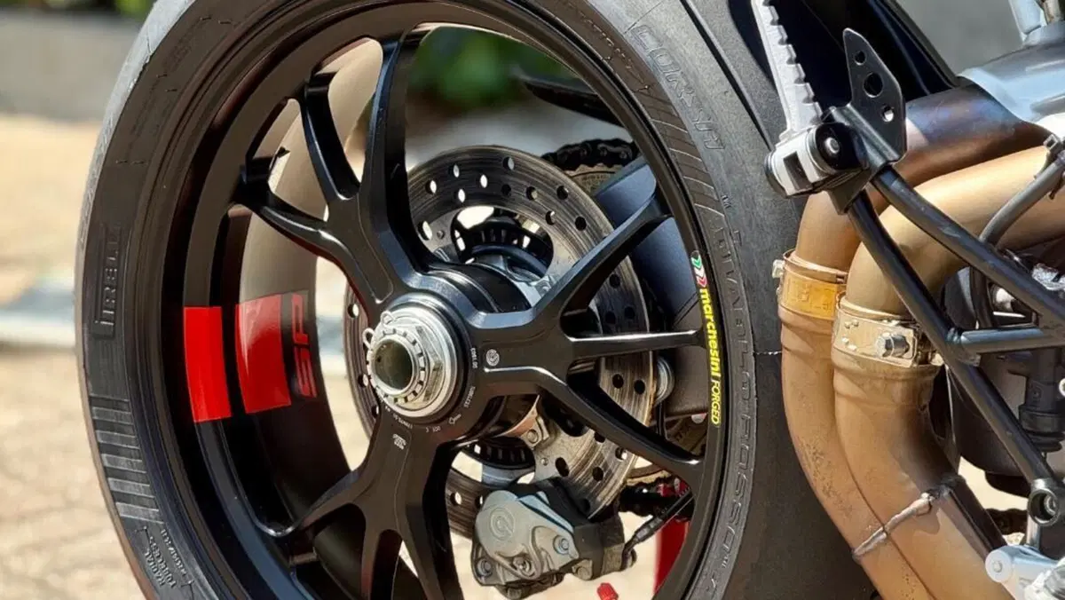 Ducati Hypermotard 950 SP (2022 - 25)  (4)