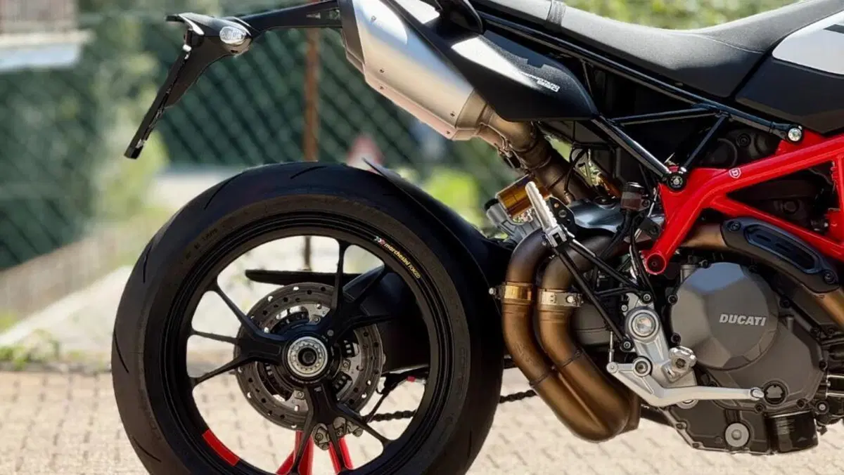 Ducati Hypermotard 950 SP (2022 - 25)  (9)