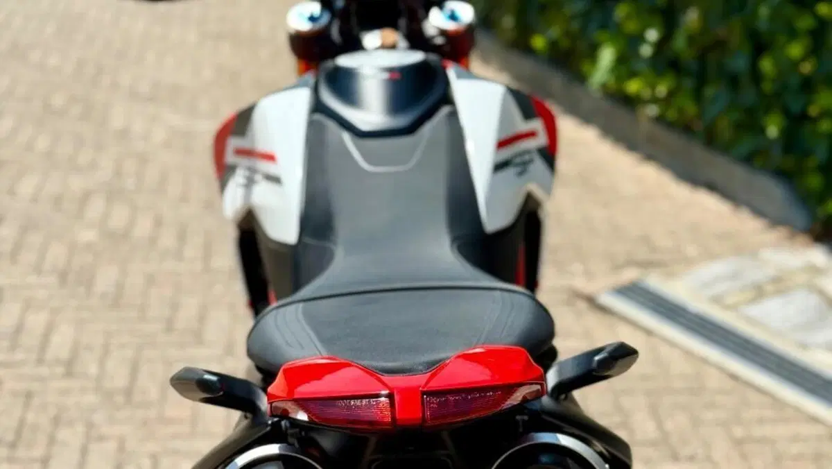 Ducati Hypermotard 950 SP (2022 - 25)  (11)