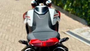 Ducati Hypermotard 950 SP (2022 - 25)  (11)