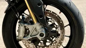Ducati Hypermotard 950 SP (2022 - 25)  (12)