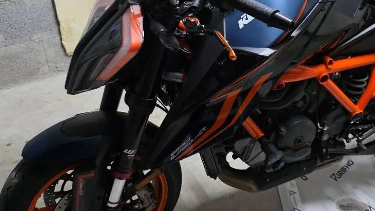 KTM 1290 Super Duke R (2022 - 23)  (6)
