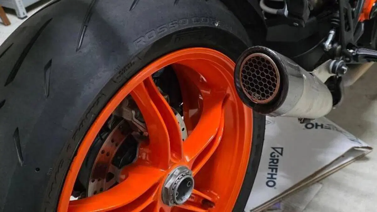 KTM 1290 Super Duke R (2022 - 23)  (11)