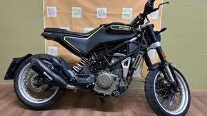 Husqvarna Svartpilen 401 (2018 - 19)  (6)