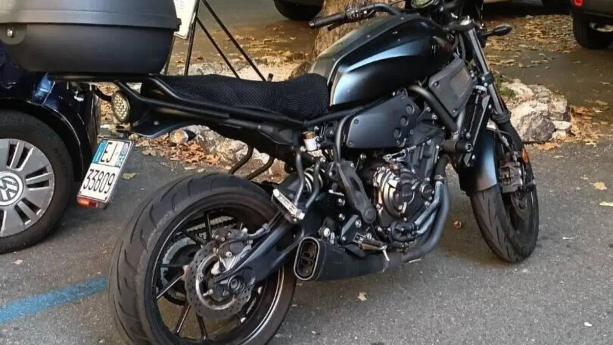 Yamaha XSR 700 ABS (2016 - 20)  (2)
