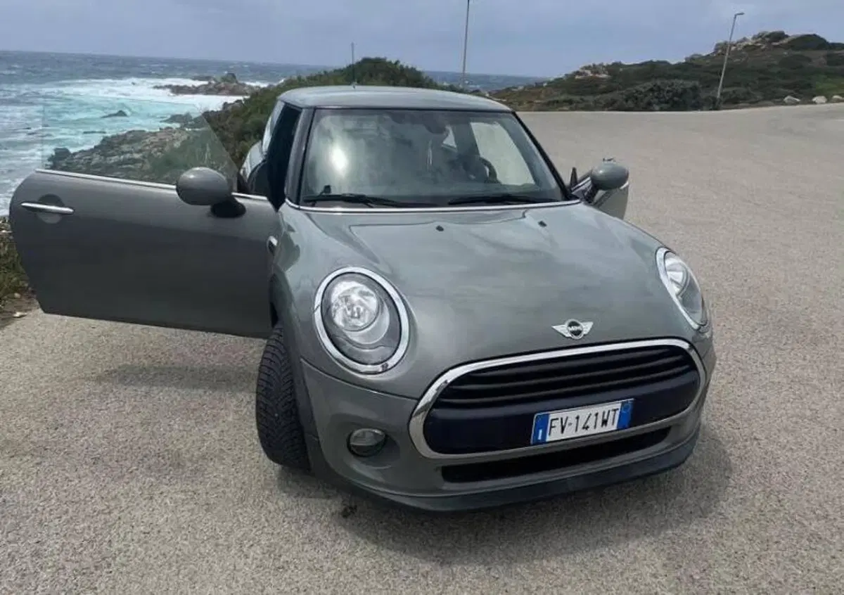 MINI Mini 1.5 Cooper (2)