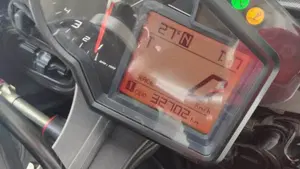 Aprilia RSV4 R (2009 - 12)  (10)