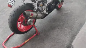 Aprilia RSV4 R (2009 - 12)  (11)