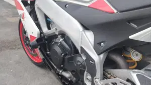 Aprilia RSV4 R (2009 - 12)  (16)