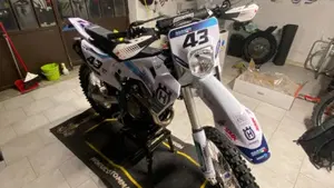 Husqvarna FE 350 (2026)  (3)