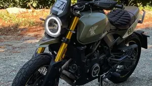 Moto Morini SEIEMMEZZO SCR (2022 - 26) 