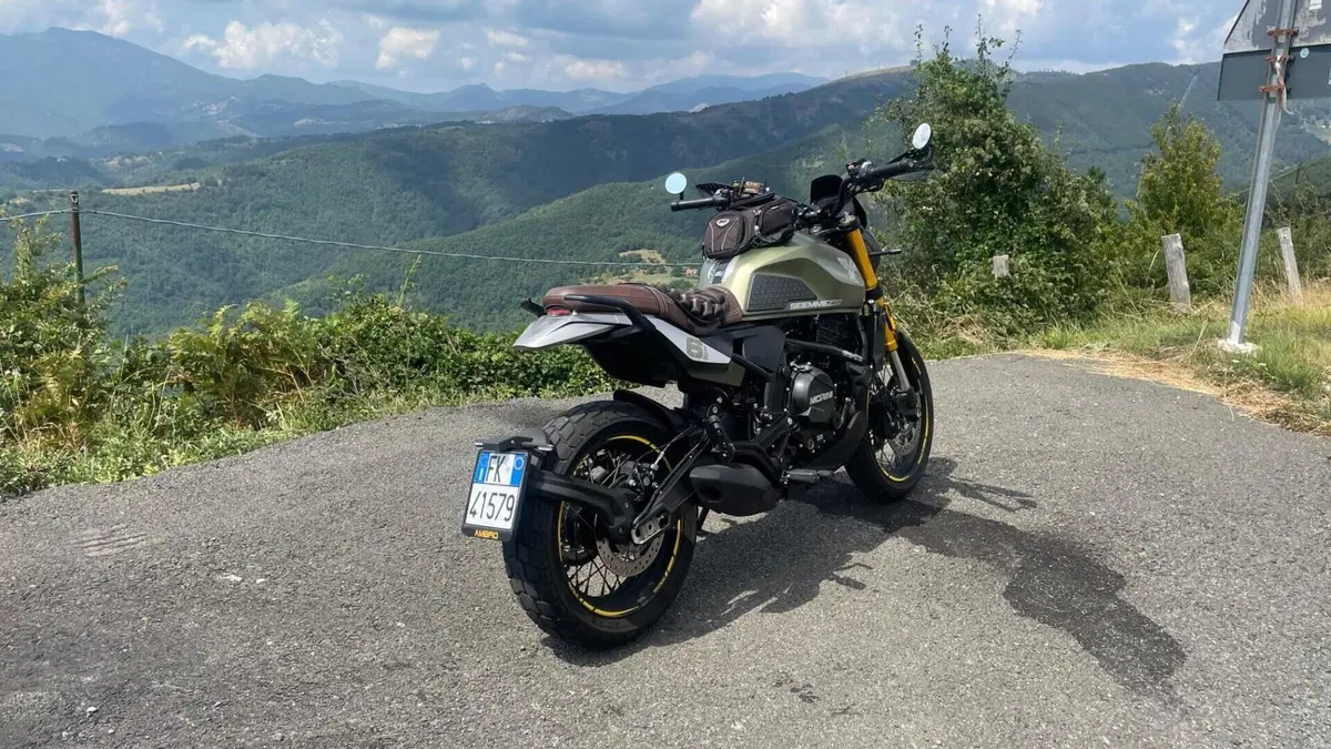 Moto Morini SEIEMMEZZO SCR (2022 - 26)  (11)