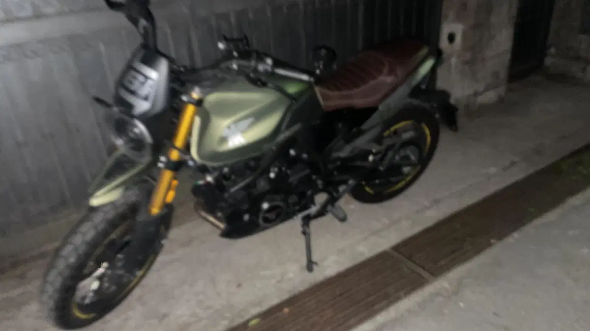 Moto Morini SEIEMMEZZO SCR (2022 - 26)  (18)
