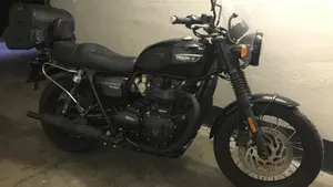 Triumph Bonneville T120 Black (2017 - 20)  (3)