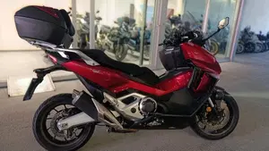 Honda Forza 750 DCT Urban (2021 - 24)  (2)